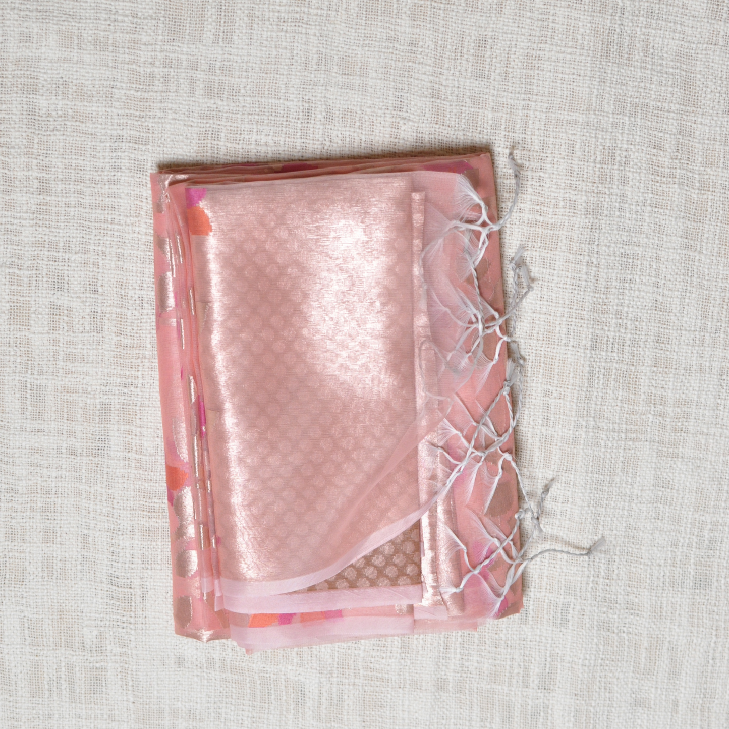 Ethereal Beauty – Pink Muslin Saree with Matching Blouse Piece ✨