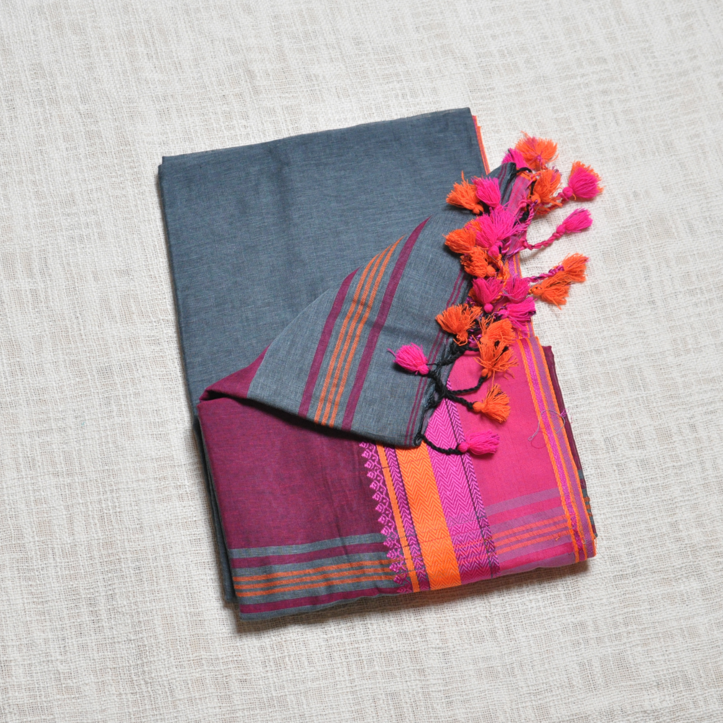 Timeless Comfort – Khadi Cotton Saree with Matching Blouse Piece ✨