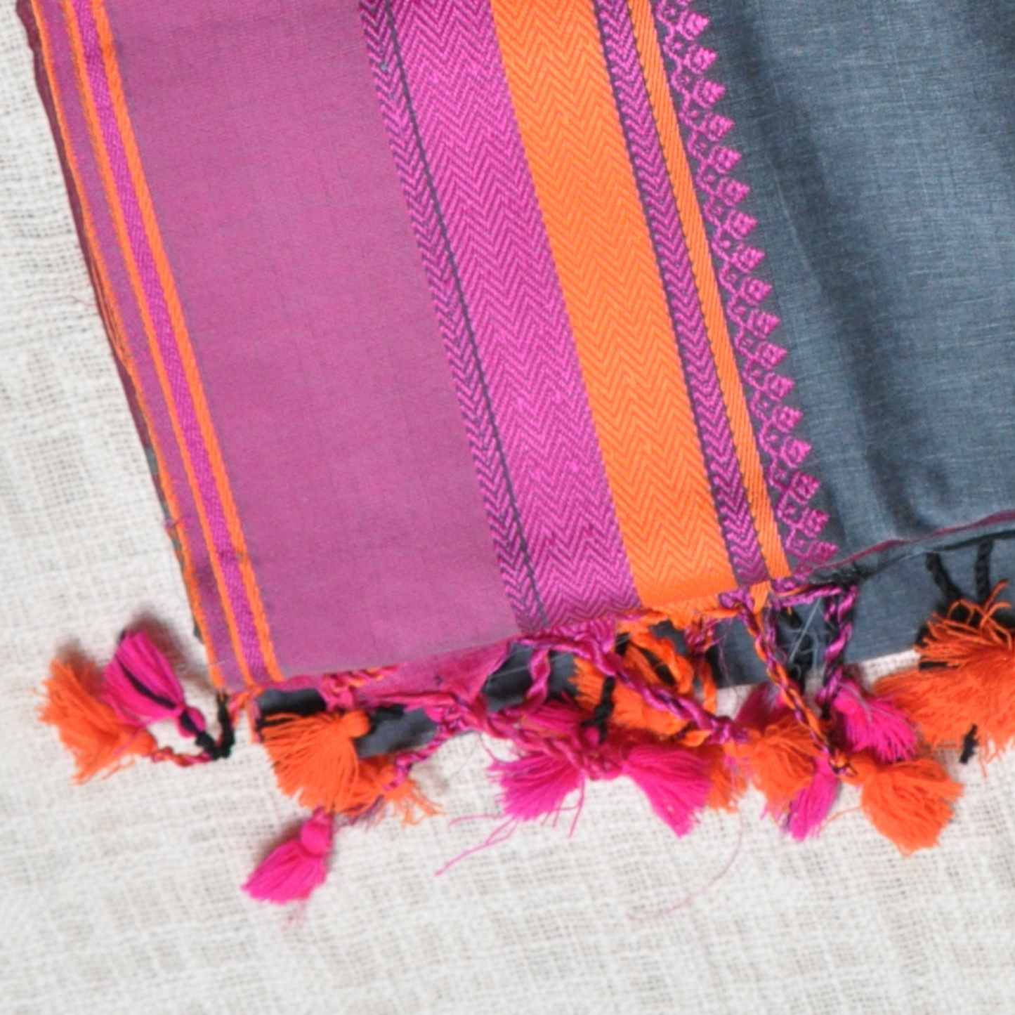 Timeless Comfort – Khadi Cotton Saree with Matching Blouse Piece ✨