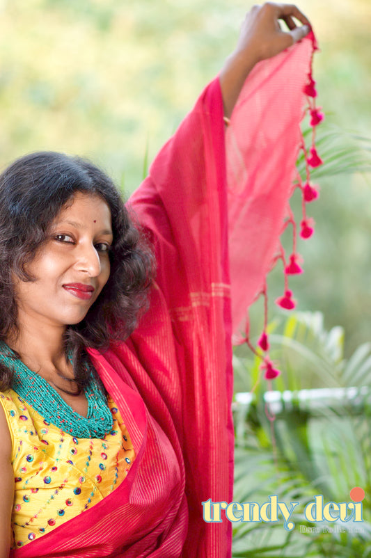 Tissue Khadi Cotton Saree – A Blend of Elegance & Comfort ✨