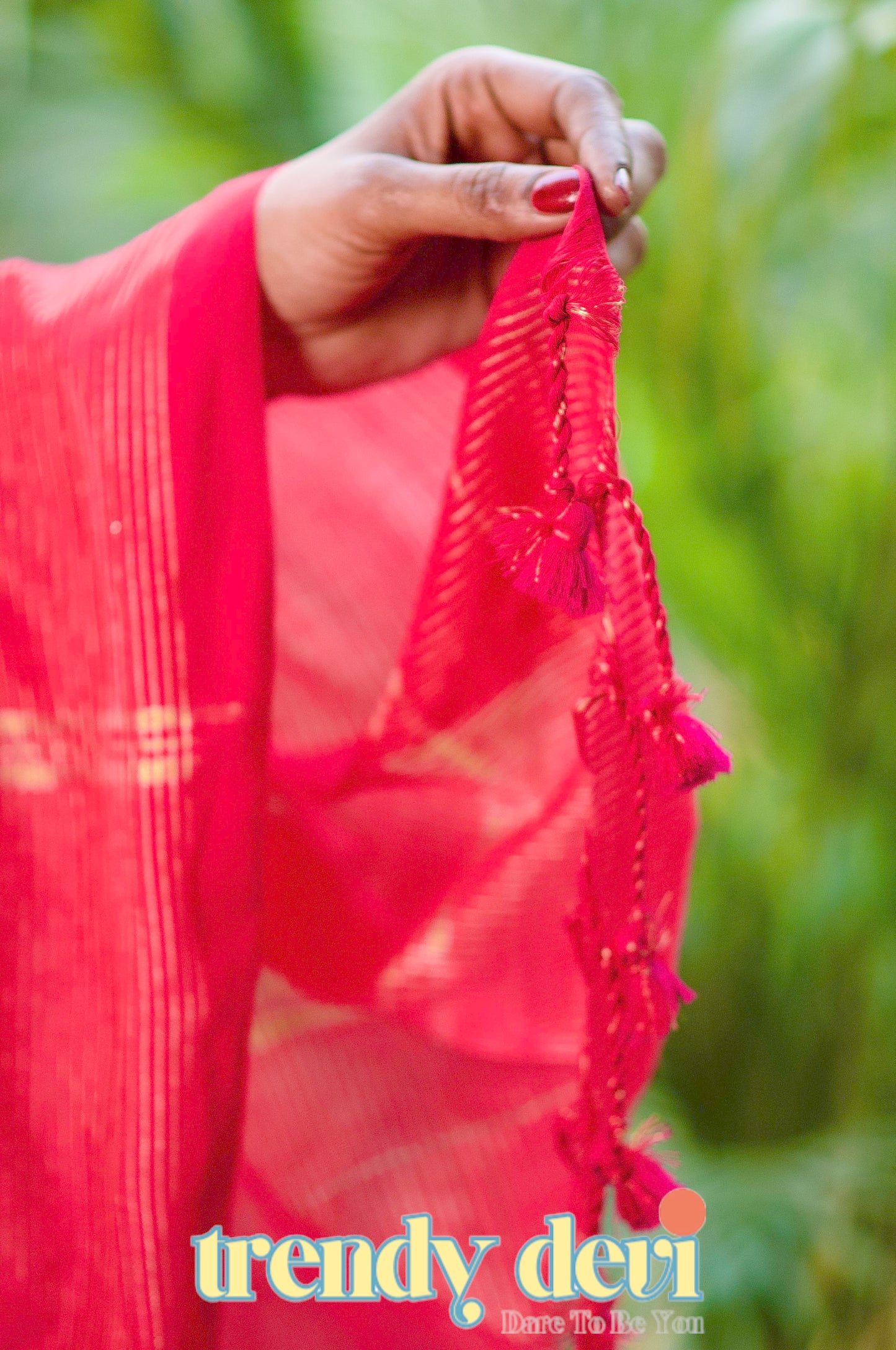 Tissue Khadi Cotton Saree – A Blend of Elegance & Comfort ✨