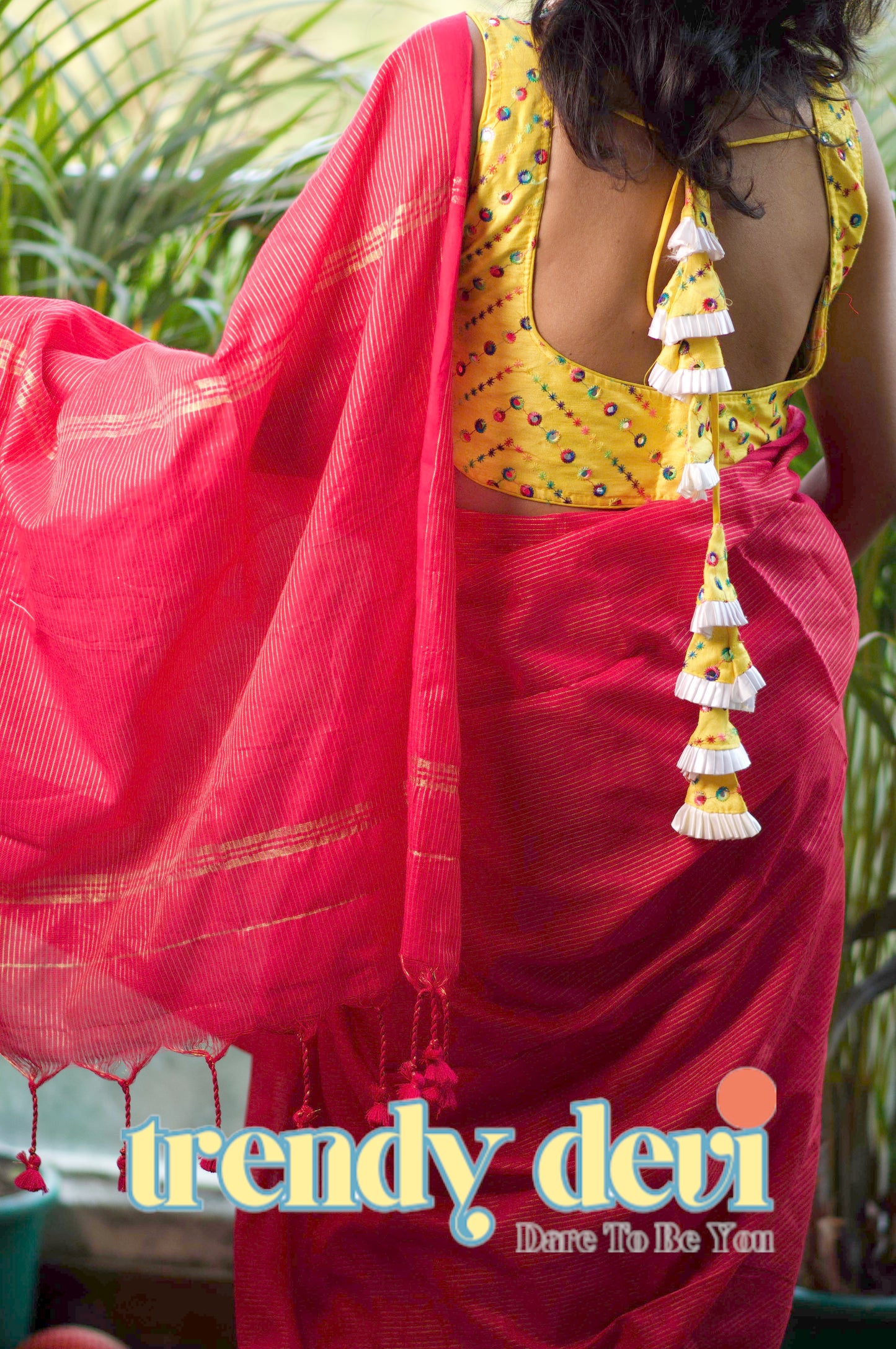 Tissue Khadi Cotton Saree – A Blend of Elegance & Comfort ✨