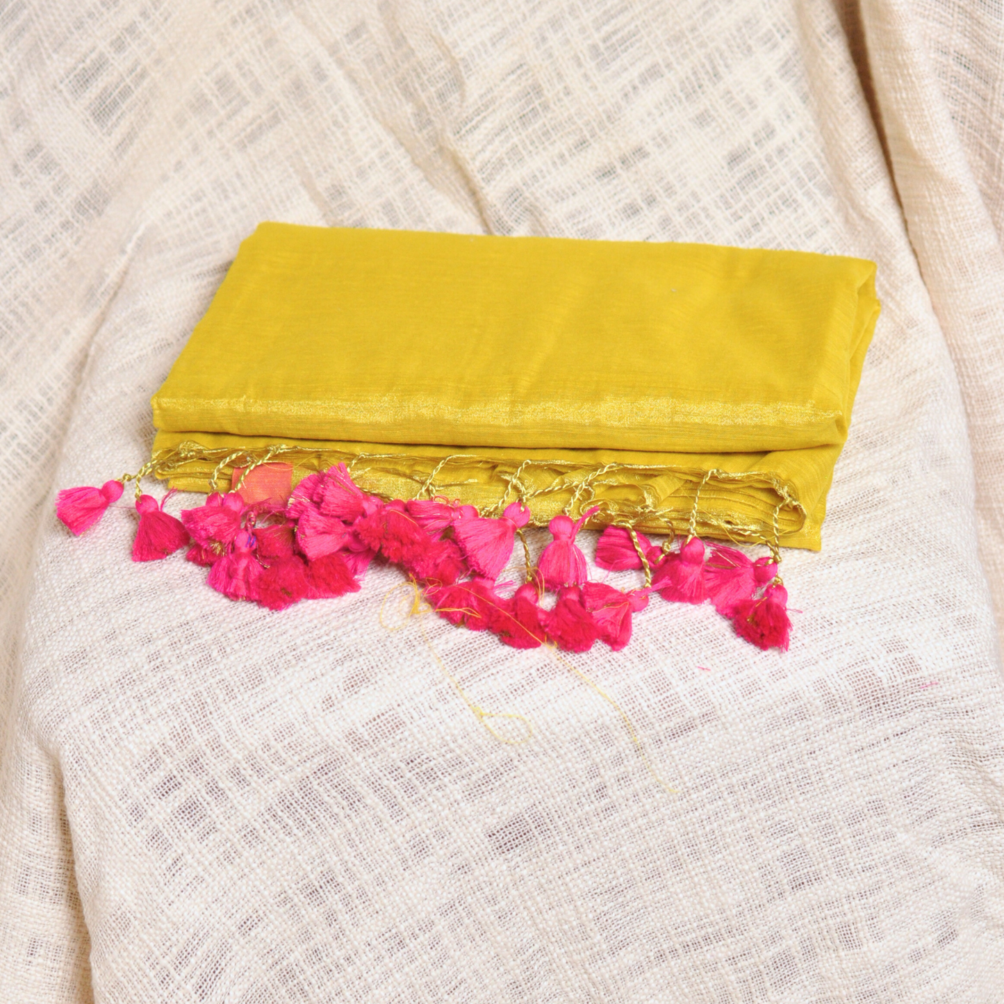 Effortless Elegance – Linen Tissue Saree with Matching Blouse Piece ✨