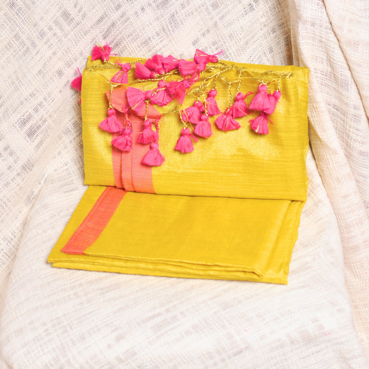 Effortless Elegance – Linen Tissue Saree with Matching Blouse Piece ✨