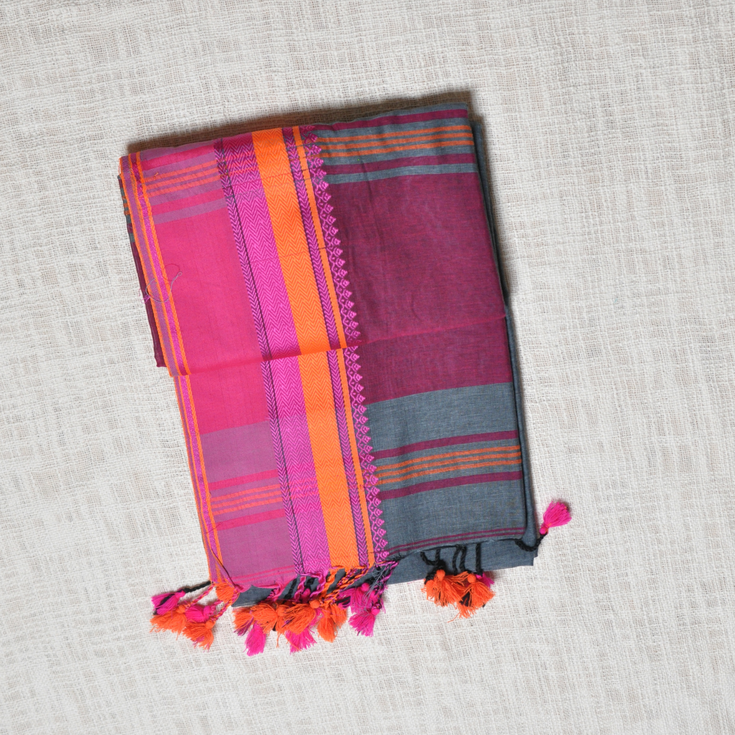 Timeless Comfort – Khadi Cotton Saree with Matching Blouse Piece ✨