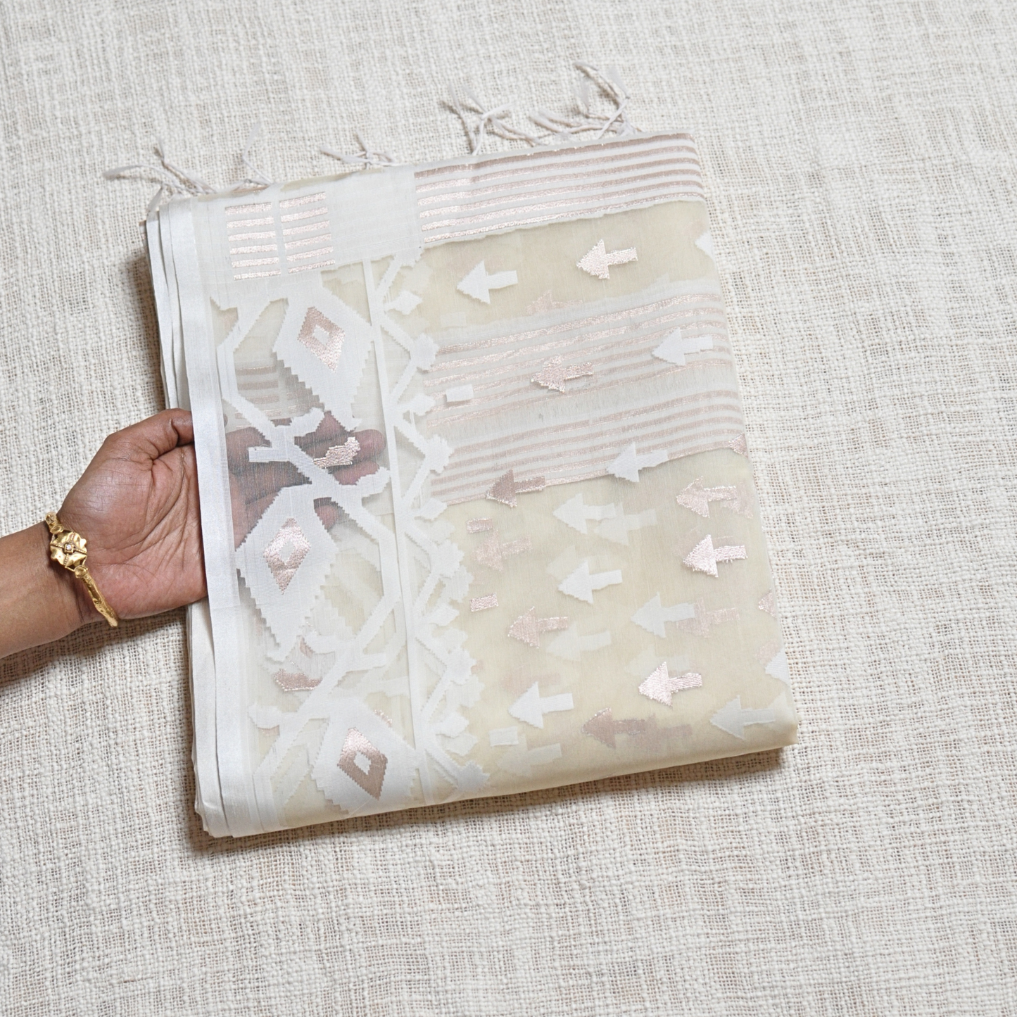 Moonlight - Semi-Muslin Saree with Matching Blouse Piece ✨