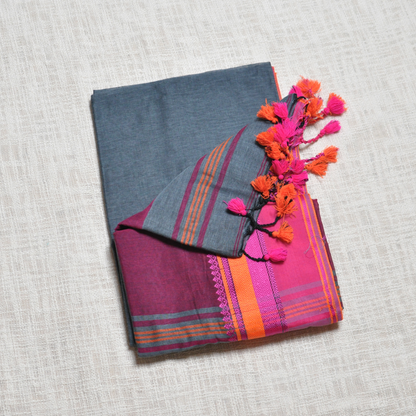 Timeless Comfort – Khadi Cotton Saree with Matching Blouse Piece ✨