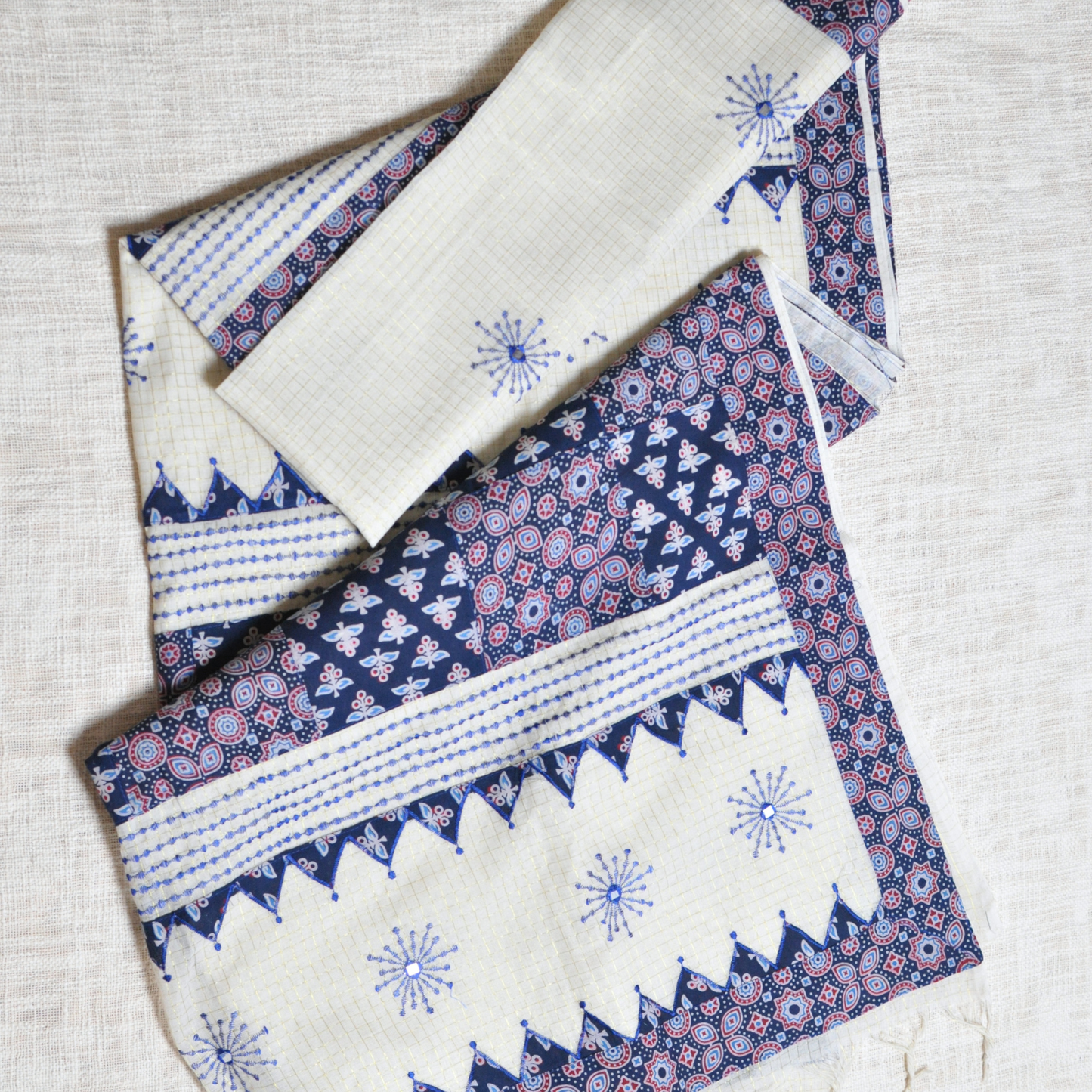 Timeless Elegance – Cotton Applique Saree ✨