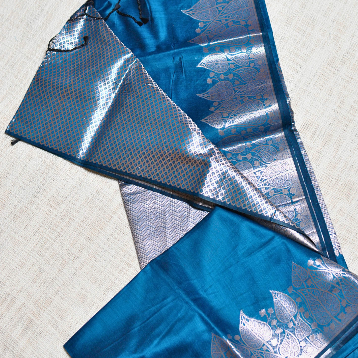 Regal Splendor – Muga Katan Saree with Matching Blouse Piece ✨