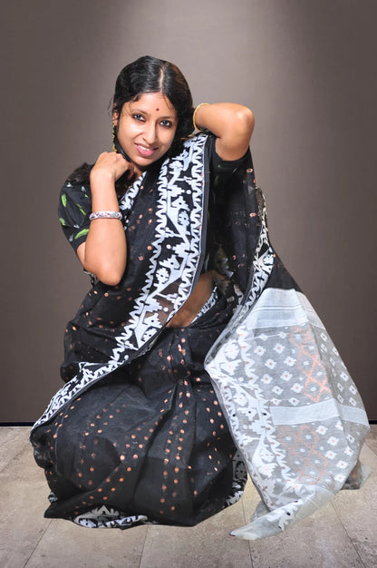 Aarunika - Handloom Jamdani