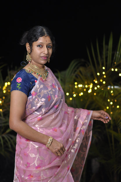 Ethereal Beauty – Pink Muslin Saree with Matching Blouse Piece ✨