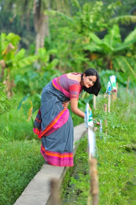 Timeless Comfort – Khadi Cotton Saree with Matching Blouse Piece ✨