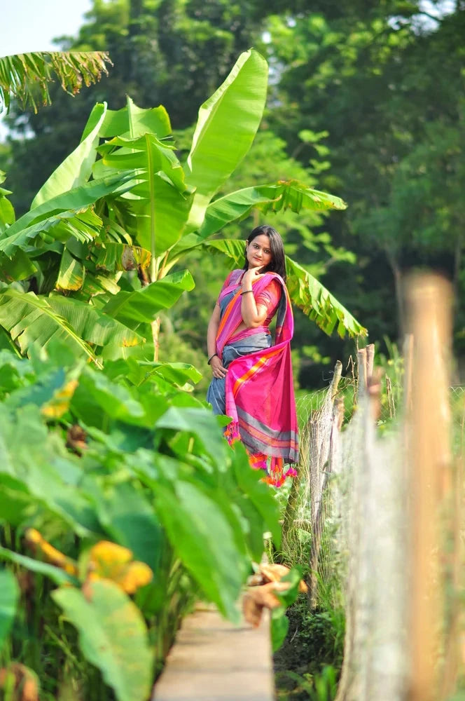 Timeless Comfort – Khadi Cotton Saree with Matching Blouse Piece ✨