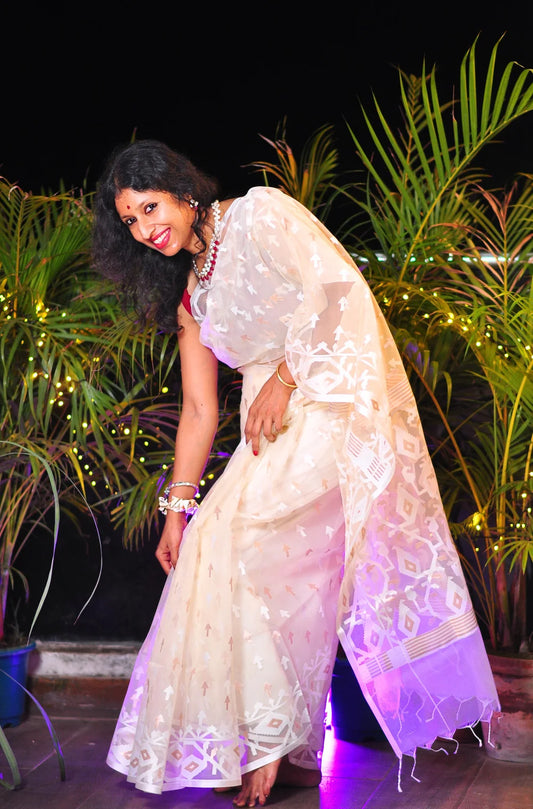 Moonlight - Semi-Muslin Saree with Matching Blouse Piece ✨